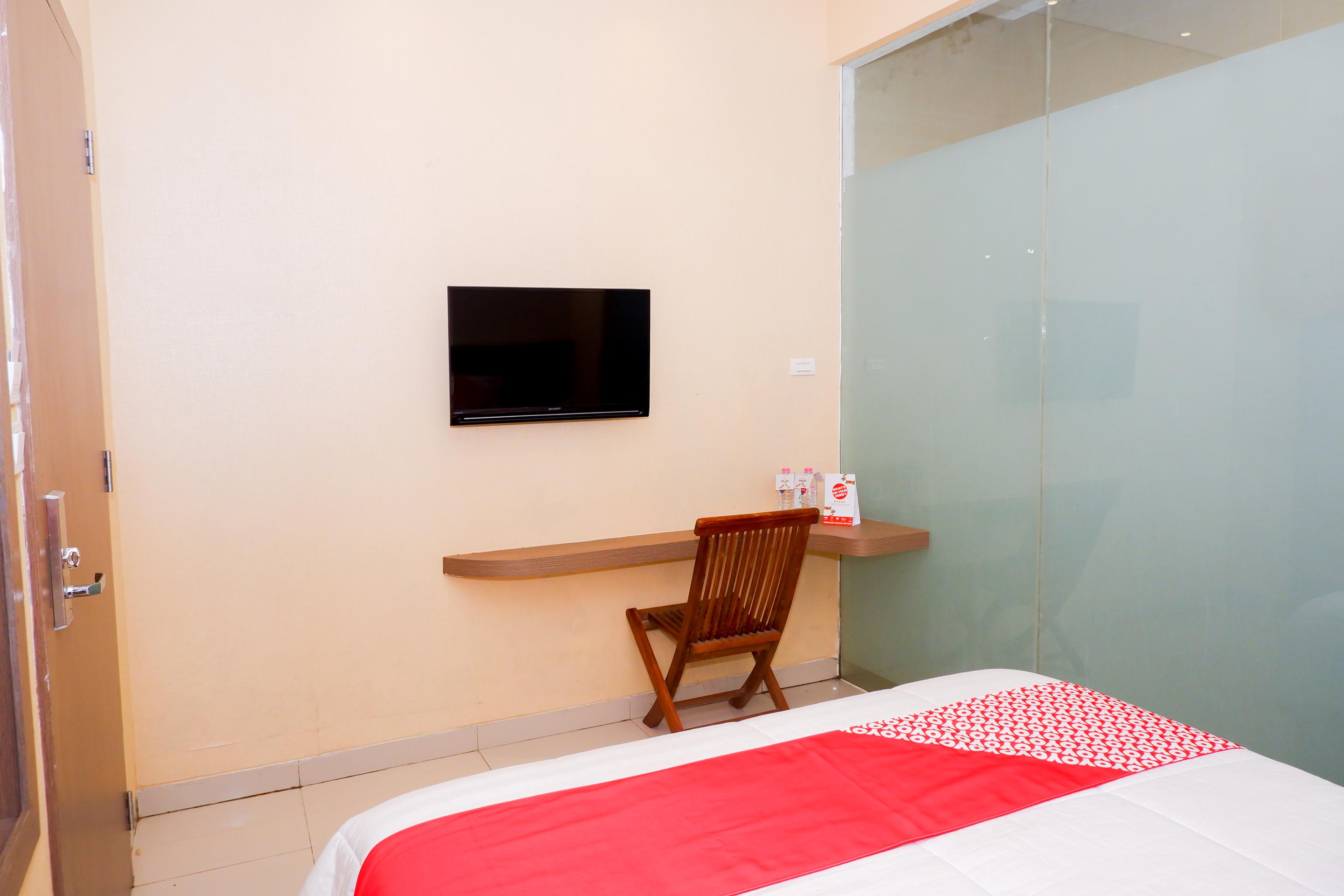 Hotel OYO 379 Grand Mundu Semarang Exterior foto