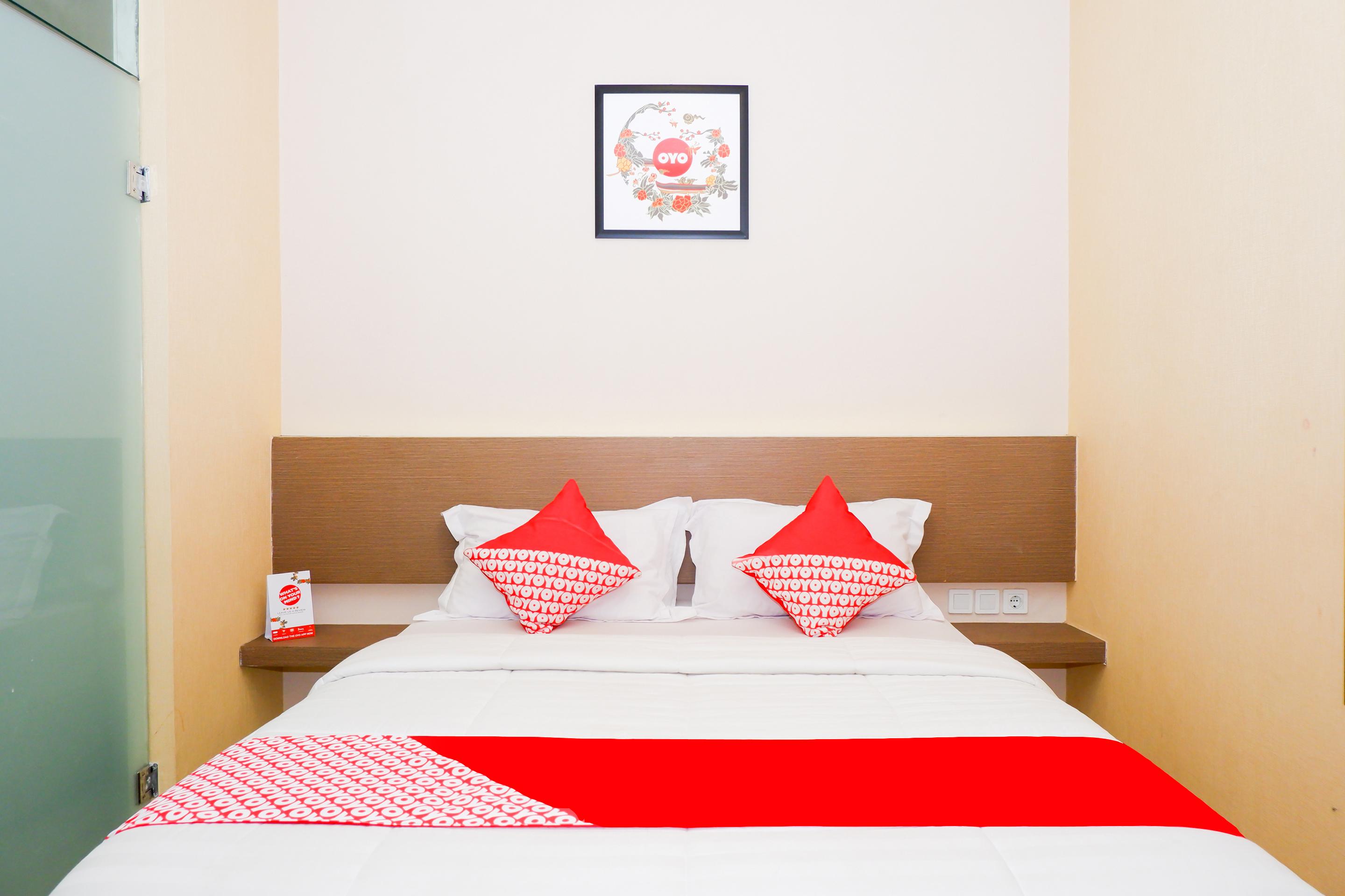 Hotel OYO 379 Grand Mundu Semarang Exterior foto