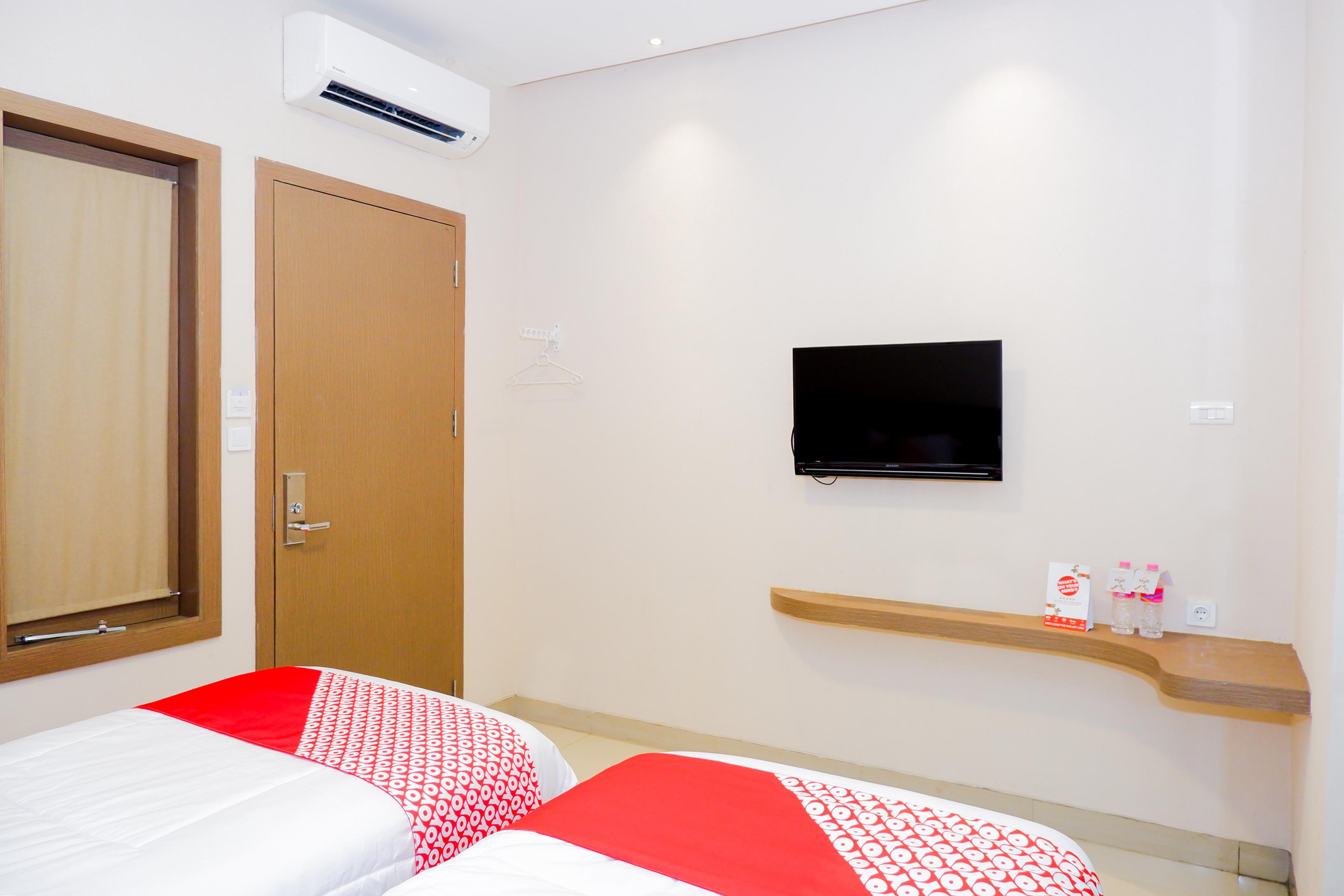 Hotel OYO 379 Grand Mundu Semarang Exterior foto