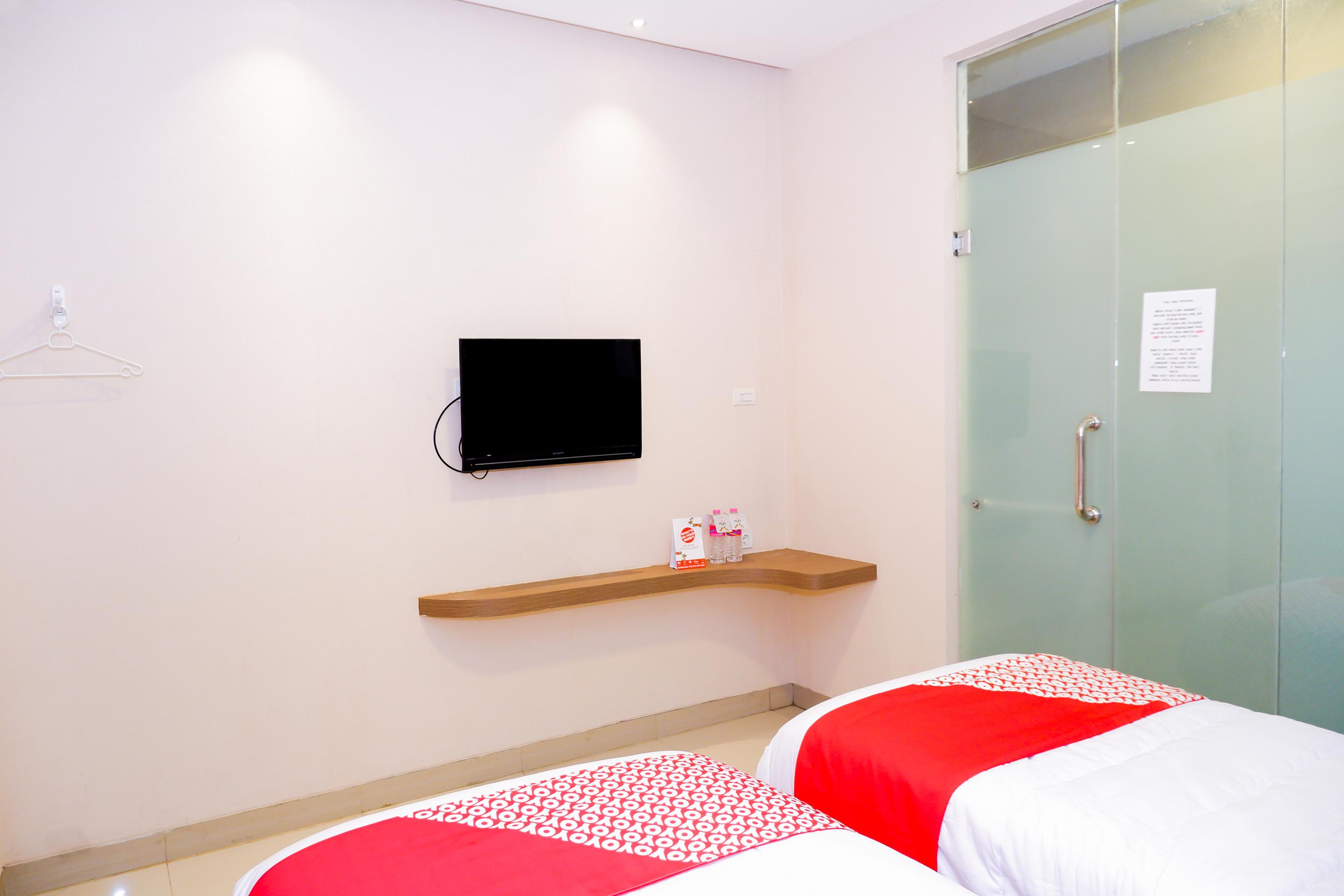 Hotel OYO 379 Grand Mundu Semarang Exterior foto