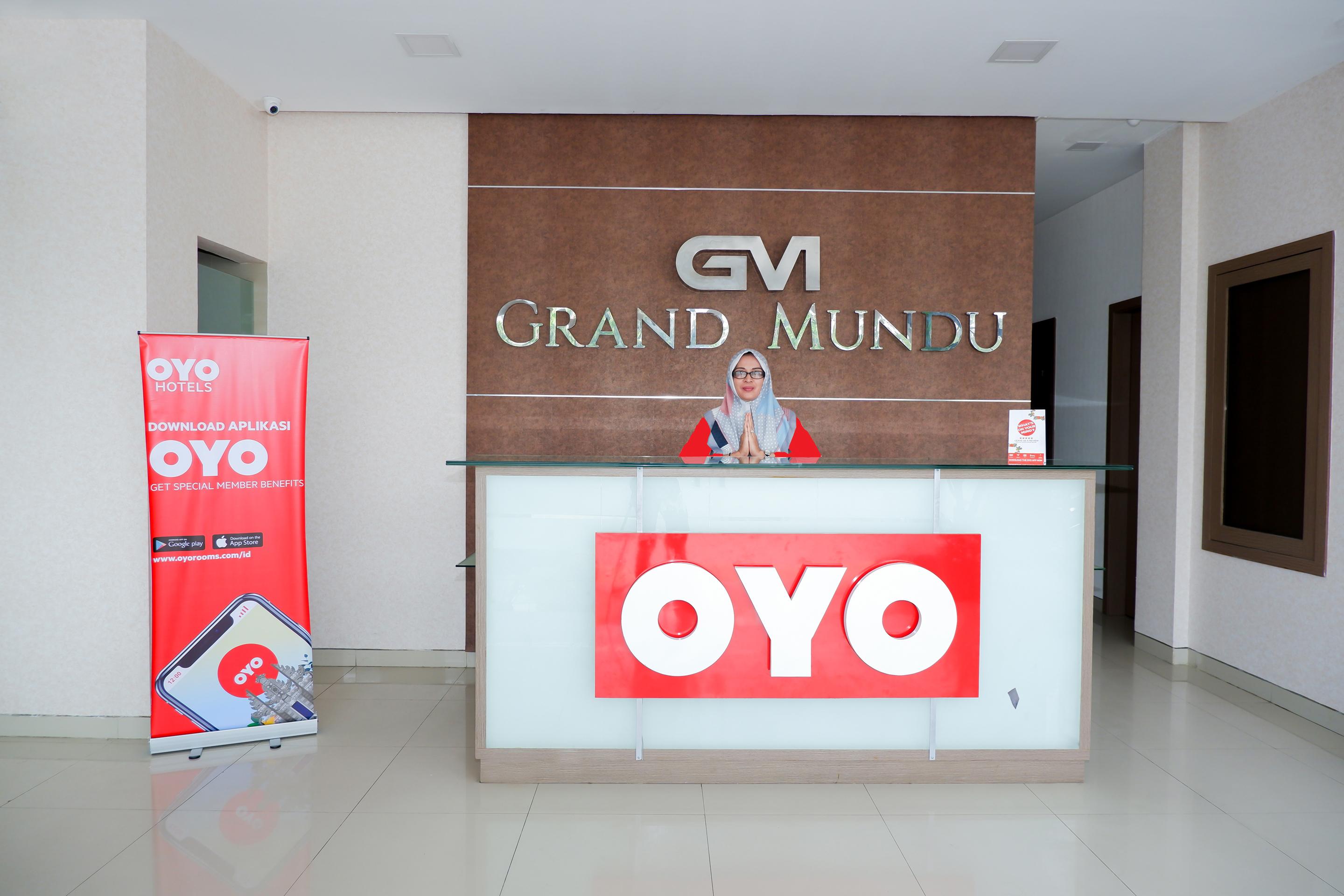 Hotel OYO 379 Grand Mundu Semarang Exterior foto